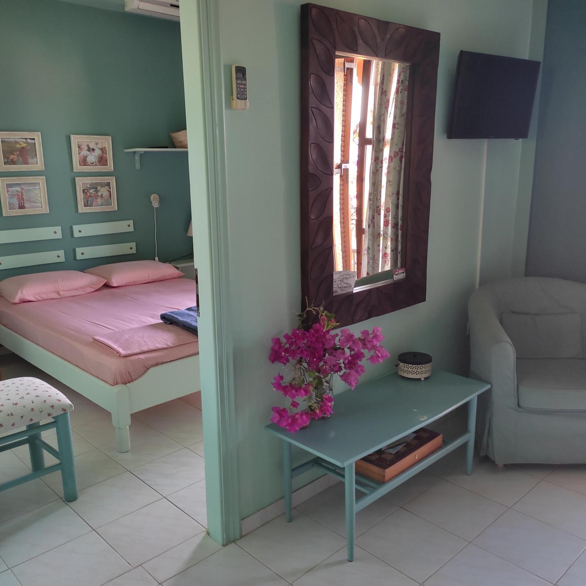 Iliolithos Rooms Kardamyli Exterior foto