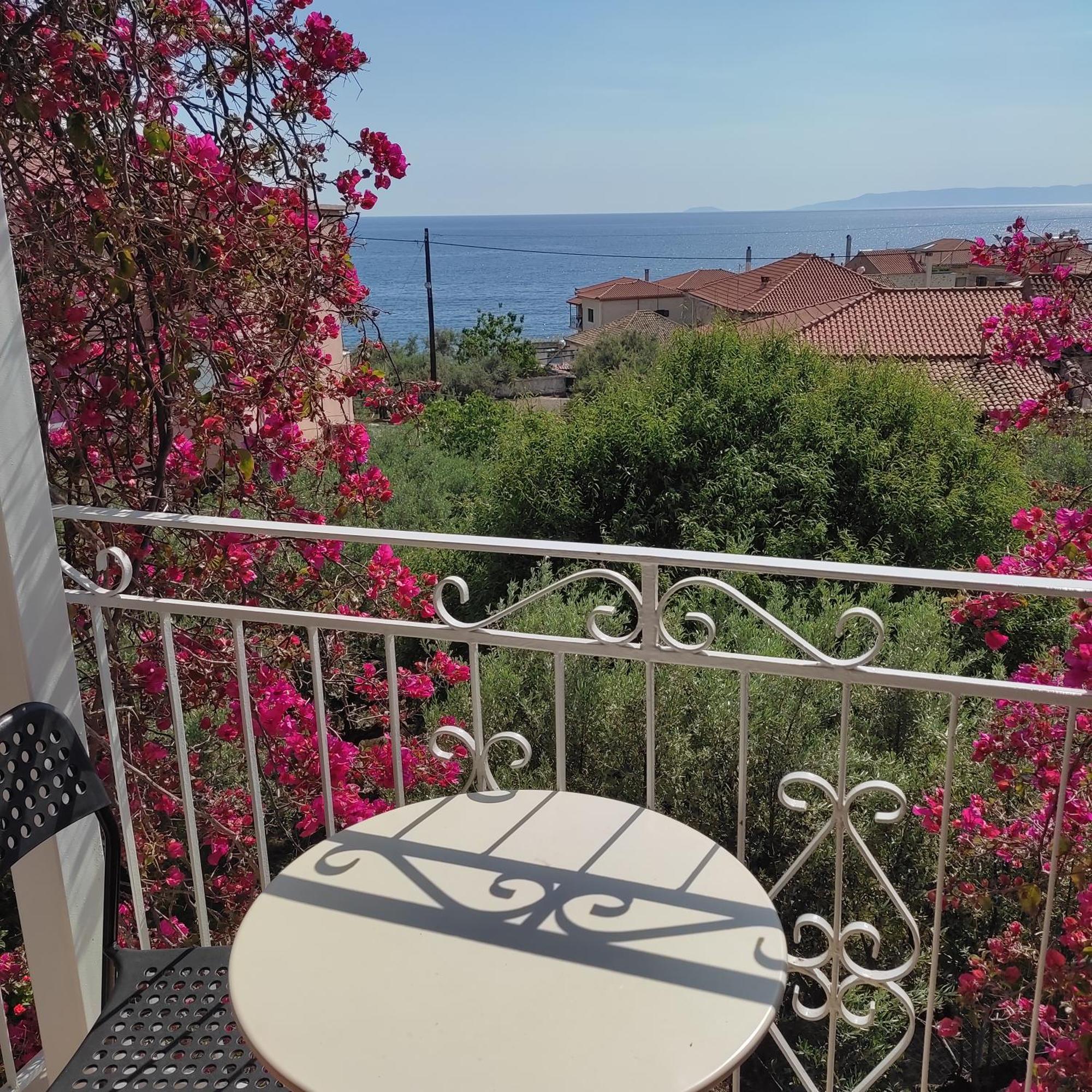 Iliolithos Rooms Kardamyli Exterior foto